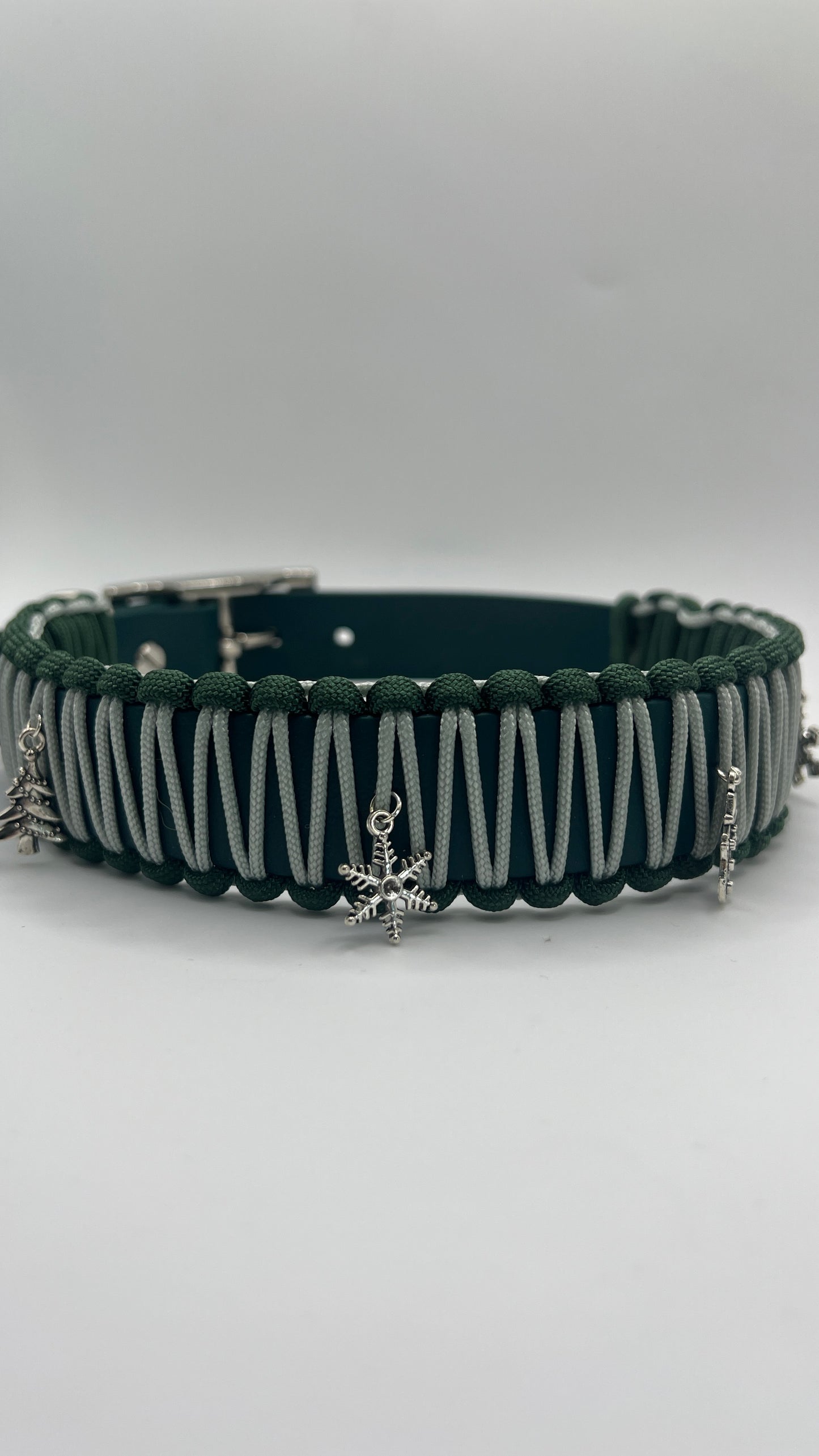 Cobra Knot Halsband Christmas Edition